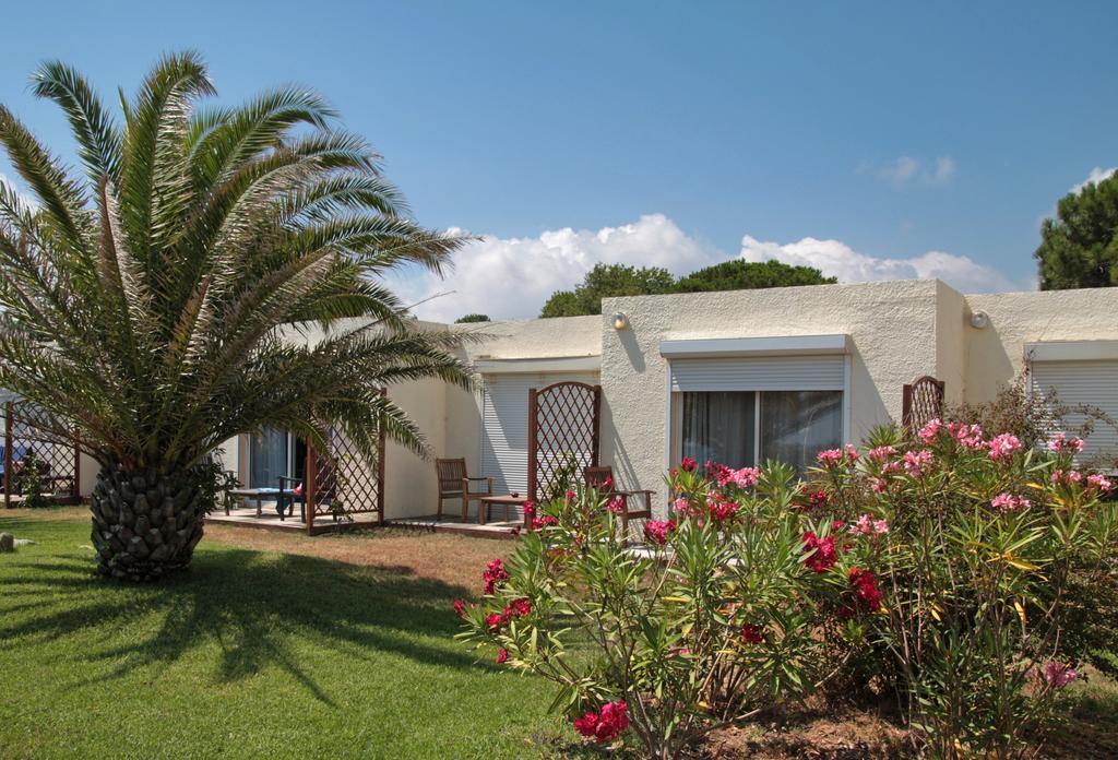Hotel Pineto Biguglia  Rum bild