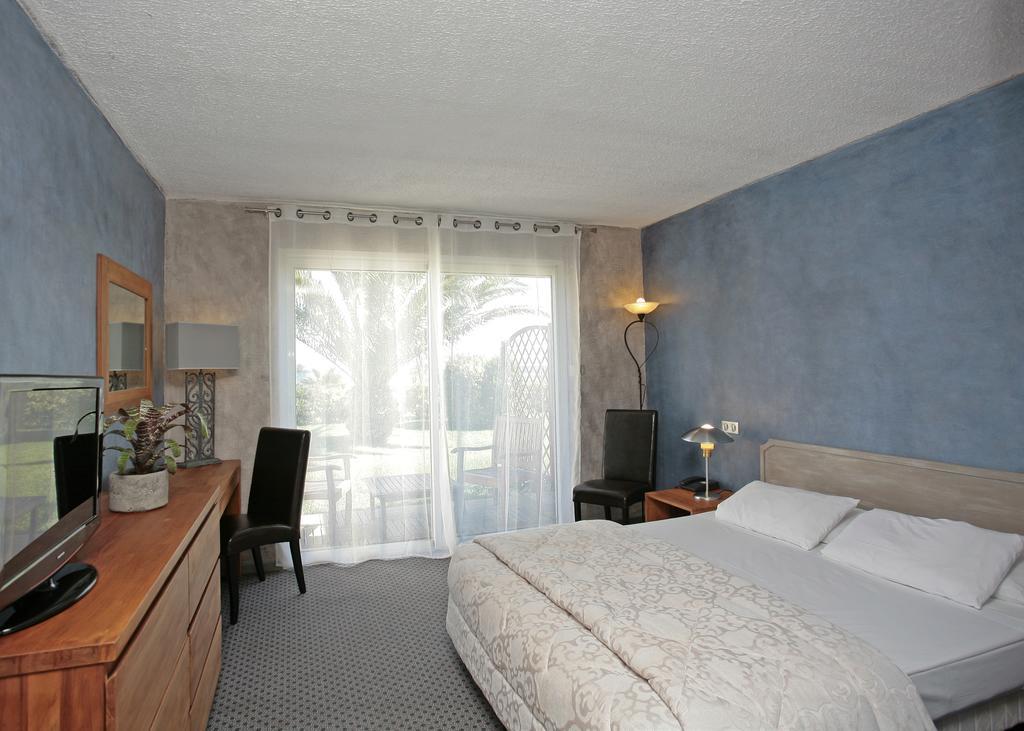 Hotel Pineto Biguglia  Exteriör bild