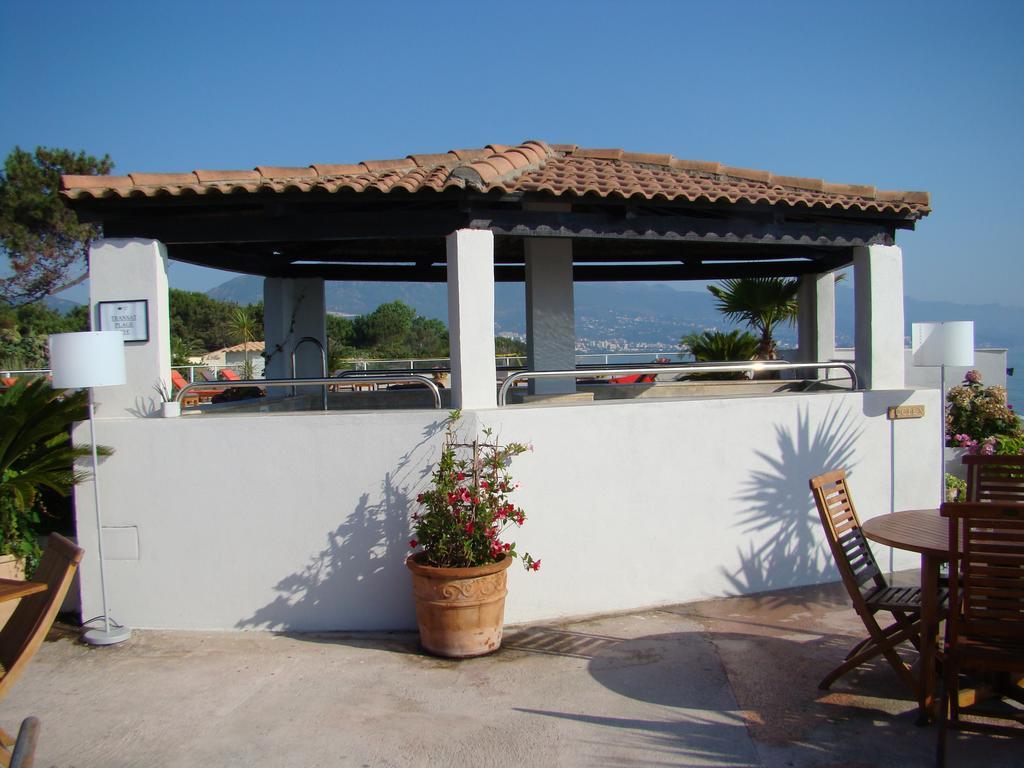 Hotel Pineto Biguglia  Exteriör bild